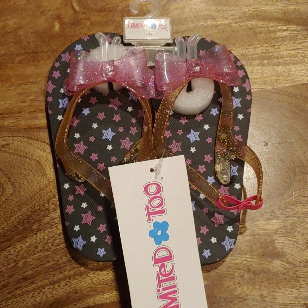 NWT 2/$15 Limited Bows w/ Stars Flip Flops